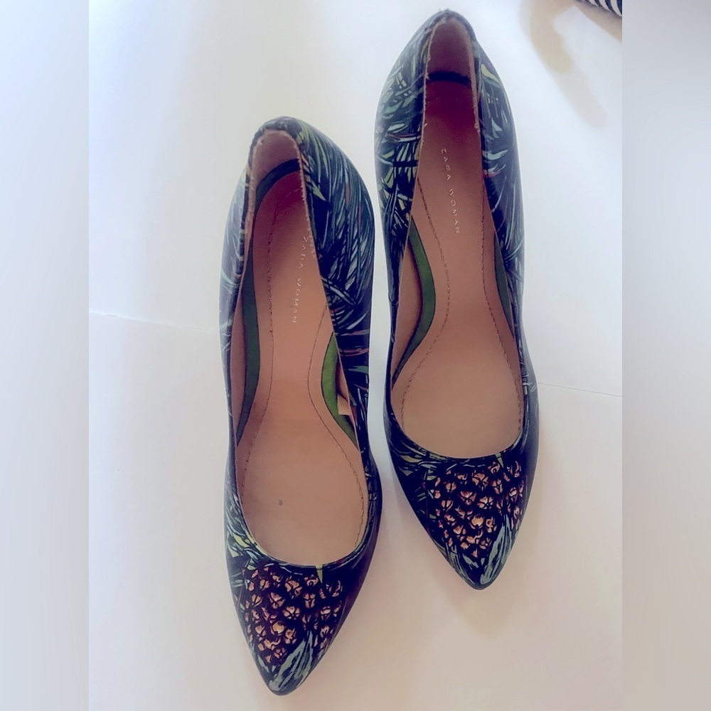 Zara Woman Size 5.5-6 (Euro 36) Contemporary Leaf Green Patterned Pumps - Picture 12 of 12